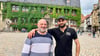Ahmet Polat (rechts) und sein Unterstützer Jakub Ibrahimovic aus Quedlinburg. Sie kämpfen dafür, dass Flüchtling Polat bleiben und eine Ausbildung anfangen darf.