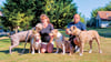 Michel und Jenny Knoblauch betreiben in Traupitz eine Auffangstation für Hunde und lieben ihre Vierbeiner. 