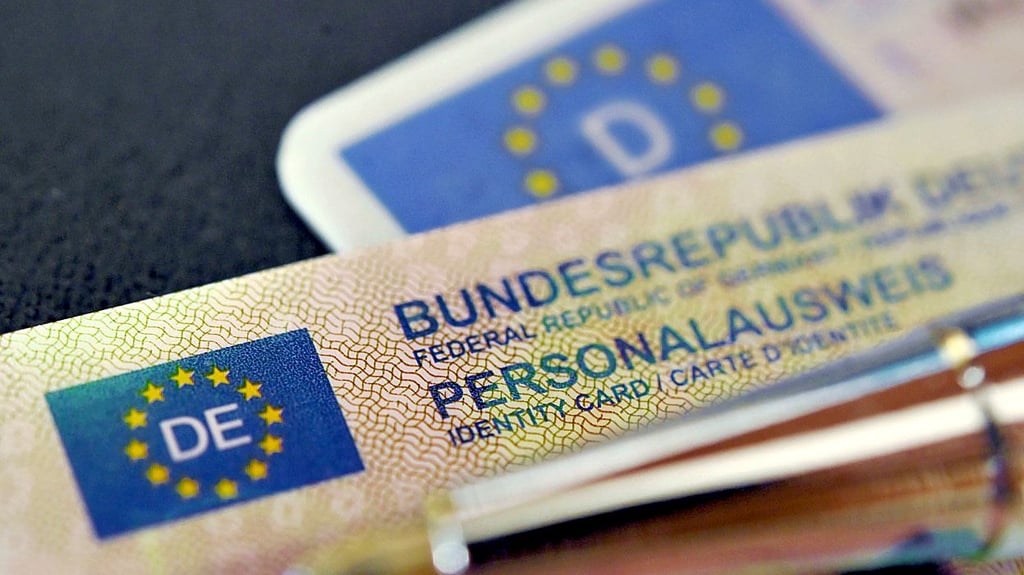 Der Personalausweis der Bundesrepublik Deutschland ist zehn Jahre gültig, wenn der Inhaber das 24. Lebensjahr vollendet hat.
