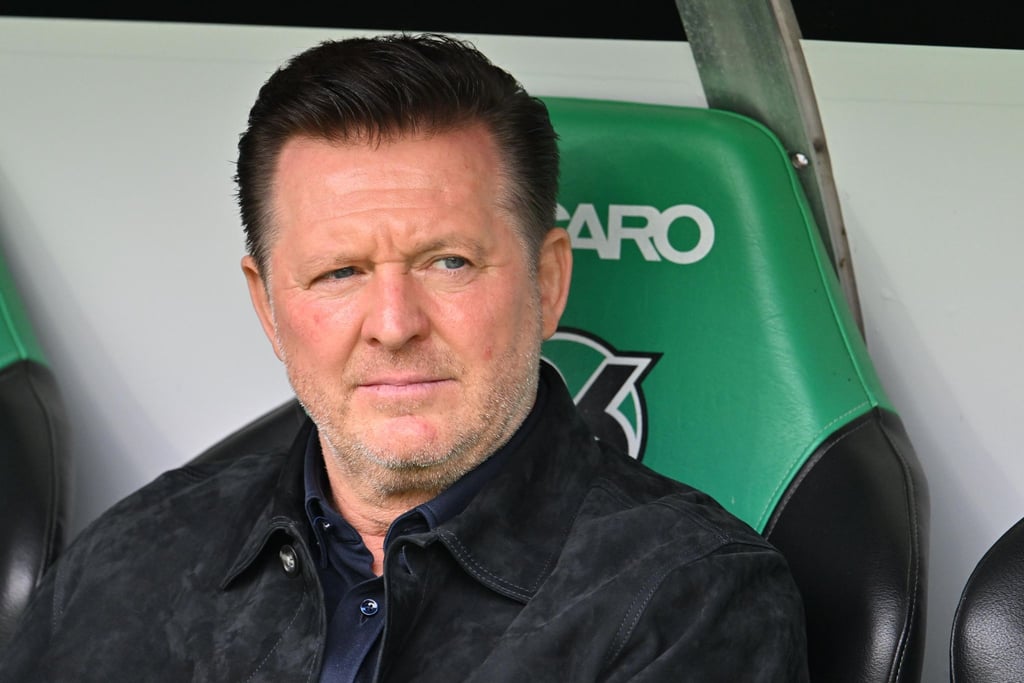 96-Coach Christian Titz trifft auf seinen Ex-Club. (Archivbild)