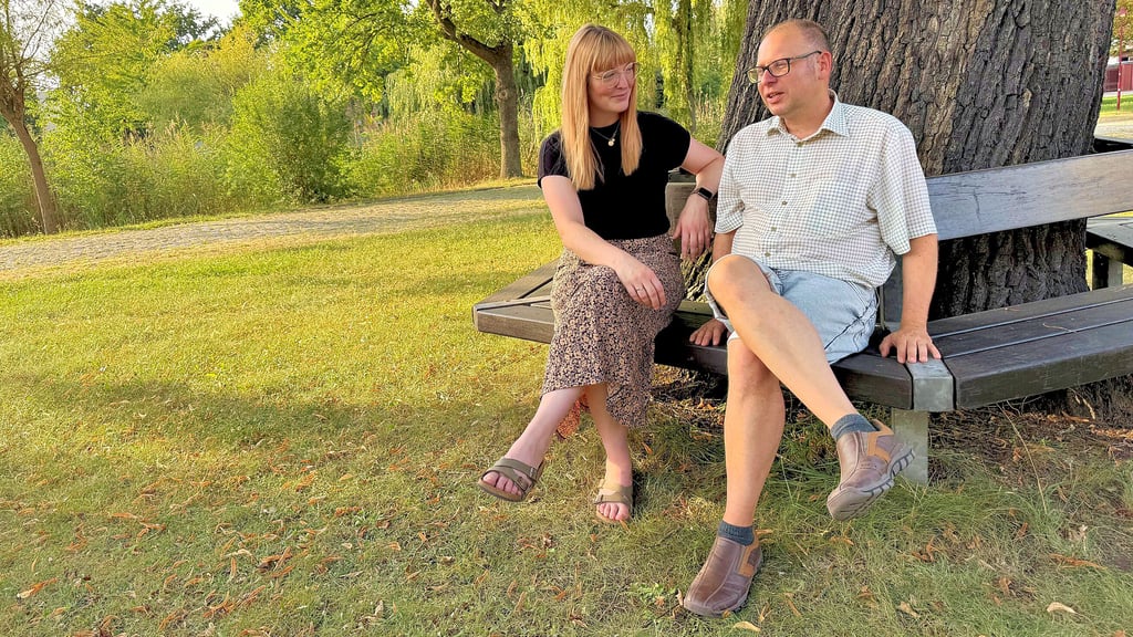 Maria Leisinger und Kay Hemmerling gehören mit 14 weiteren Mitgliedern zum Verein „Mühlbeck macht’s“.