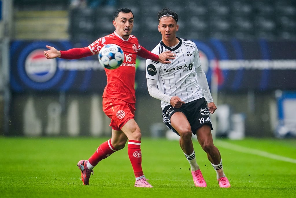 Der FSV Mainz 05 um Paul Nebel (l) zeigte in Trondheim eine schwache Leistung.