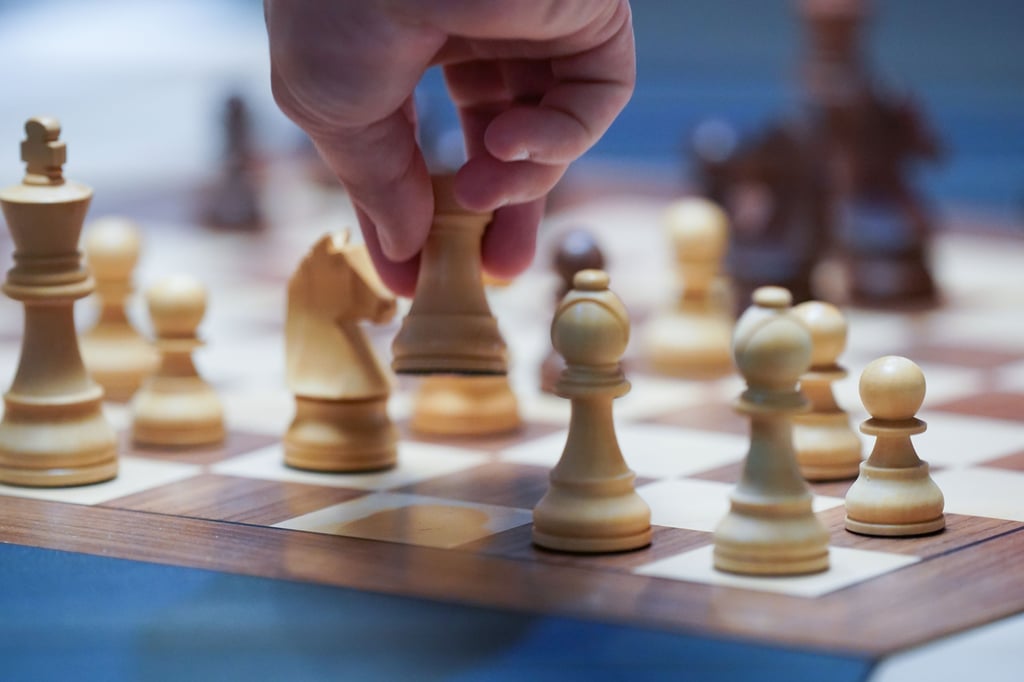 Am Schachbrett zählt jeder Zug – das königliche Spiel verbindet Menschen über Generationen und Grenzen hinweg.