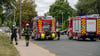 In der Straße der Befreiung in Wittenberg rücken am Freitagnachmittag rund 30 Feuerwehrleute aus.