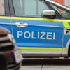 Die Polizei sucht in Staßfurt nach dem tatverdächtigen 59-Jährigen.