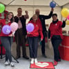 Das Teamrund um Steffi Trenkel (Mitte) präsentierte die Harzsparkasse beim Harzfest und sorgte mit Ballons und Glücksrad-Gewinnen für strahlende Gesichter.