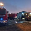 Großeinsatz der Feuerwehr auf dem Gelände der Agrargenossenschaft Parchen/Hohenseeden. Hier ist ein großer Stall abgebrannt.