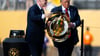 Bei der Siegerehrung der Club-WM Mitte Juli präsentierten sich US-Präsident Donald Trump (r) und FIFA-Chef Gianni Infantino Seite an Seite.