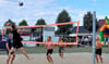 In Dretzel steigt ein spaßiges  Volleyballturnier . 