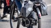 In Brandenburg gibt es immer mehr Menschen, die ein E-Bike besitzen. (Symbolbild)