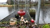 An einem Dorfteich bei Neukirchen waren 2016 drei Kinder ertrunken. Haftbar gemacht wegen fahrlässiger Tötung wurde seinerzeit der Bürgermeister. Nachgebssert werden soll nun  bei der Sicherheit auch am Jersleber See.
