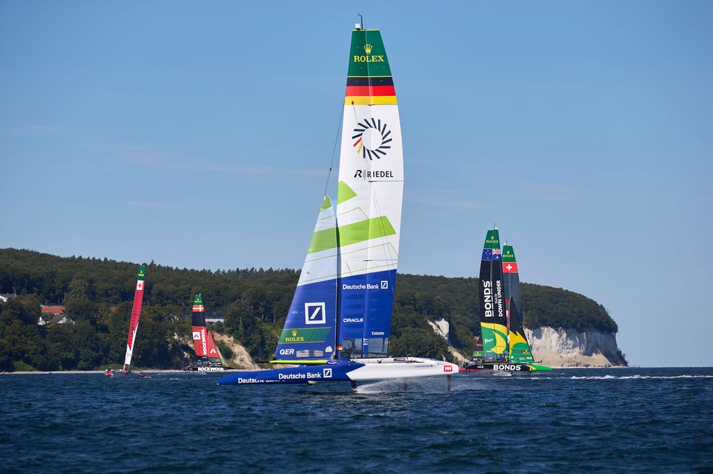 Erstmals hat der SailGP Station in Deutschland gemacht, und die markanten Kreidefelsen der Insel Rügen bildeten die Kulisse für den internationalen Hochgeschwindigkeits-Segelwettbewerb.