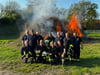 Die Kameraden der Vogelsdorfer Wehr (hier beim diesjährigen Osterfeuer) laden zum Jubiläums-Wochenende ein.