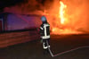 Feuerwehr löscht Laube in Kahrstedt