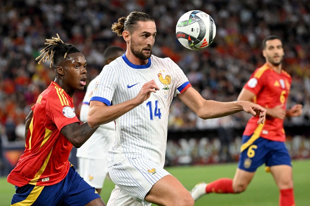 Frankreichs Nationalspieler Adrien Rabiot soll Olympique Marseille nach einer Kabinenschlägerei verlassen. (Archivbild)