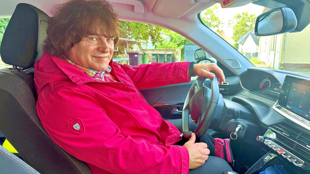 Peter Richter von der Jessener Fahrschule LHS kann sich über mangelnde Arbeit nicht beklagen.