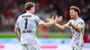 Brachte den VfL in Führung: Der Däne Andreas Skov Olsen (l.).