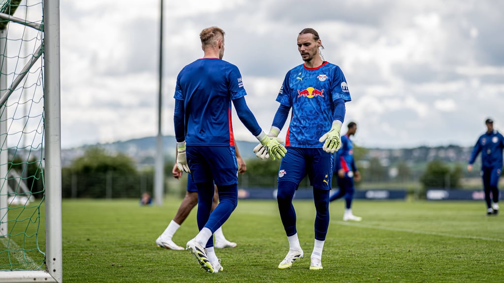 Peter Gulacsi (l.) und sein Herausforderer Maarten Vandevoordt.