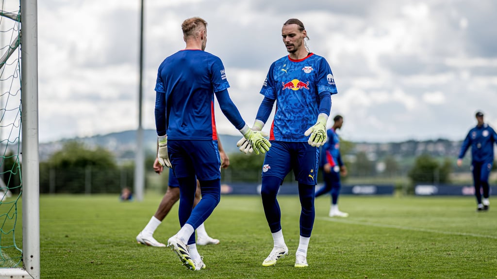 Peter Gulacsi (l.) und sein Herausforderer Maarten Vandevoordt.