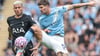 John Stones von Manchester City (r) im Duell mit Richarlison von Tottenham Hotspur.