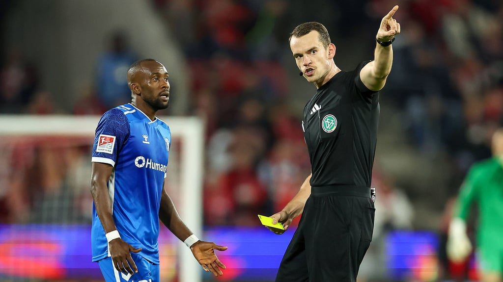 Richard Hempel leitete als Schiedsrichter unter anderem das Spiel zwischen dem 1. FC Magdeburg und dem 1. FC Köln 2024.