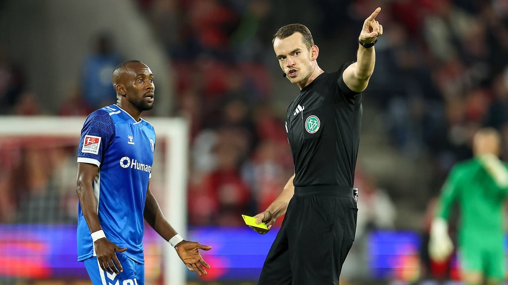 Richard Hempel leitete als Schiedsrichter unter anderem das Spiel zwischen dem 1. FC Magdeburg und dem 1. FC Köln 2024.