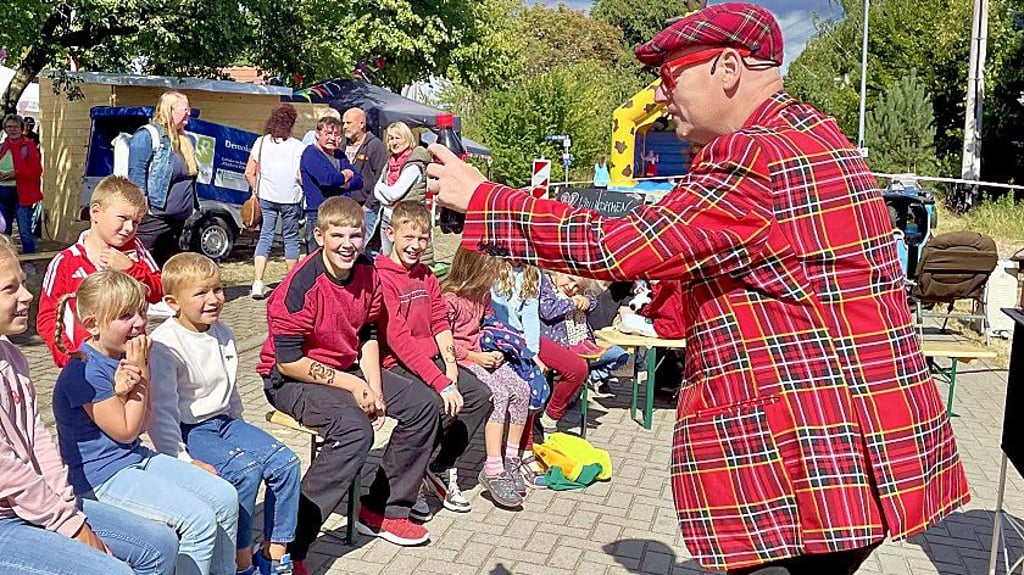 Clown Alfino fesselte seine vielen kleinen Fans.