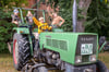 Das ließ Kinderherzen höher schlagen: Zum Kinderfest in Hassel durften die Kids auf einem Traktor Platz nehmen.