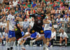 Vor zwei Jahren besiegte der SCM den DRHV in einem Testspiel mit 39:23. Philipp Weber war damals in Aschersleben mit sieben Toren bester Werfer gegen den Zweitligisten. Der Ex-Magdeburger Yannick Danneberg (l.) kann hier nur noch zuschauen. 