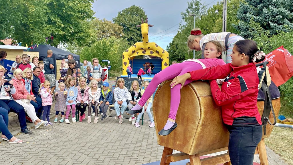 Die Volti-Kids von Lok Jerichow sind mit ihren Vorführungen seit Jahren ein fester Bestandteil des Programms.