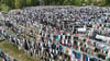 Mit zigtausend Socken auf einer Wäscheleine will Zeulenroda-Triebes im Thüringer Vogtland einen Weltrekord knacken.