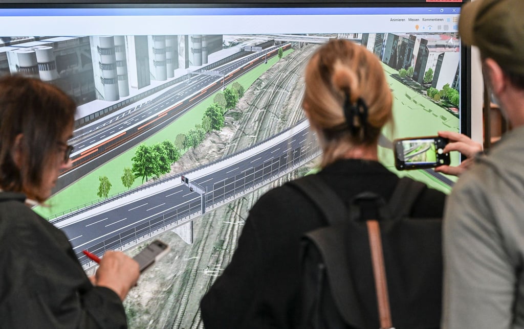 Die Bauarbeiten für die neue Ringbahnbrücke auf der A100 im Berliner Westen sollen in der zweiten Oktoberhälfte beginnen.