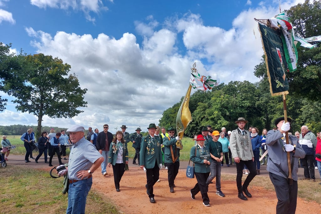 35 Jahre Schützenverein Heide Letzlingen. Der Verein gehörte zu den Jubilaren und marschierte natürlich auch im Festumzug mit.