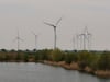 Die Ansiedlung neuer Solar- und Windparks im Stadtgebiet stoßen zum Teil auf Widerstand, bieten aber auch Chancen. 