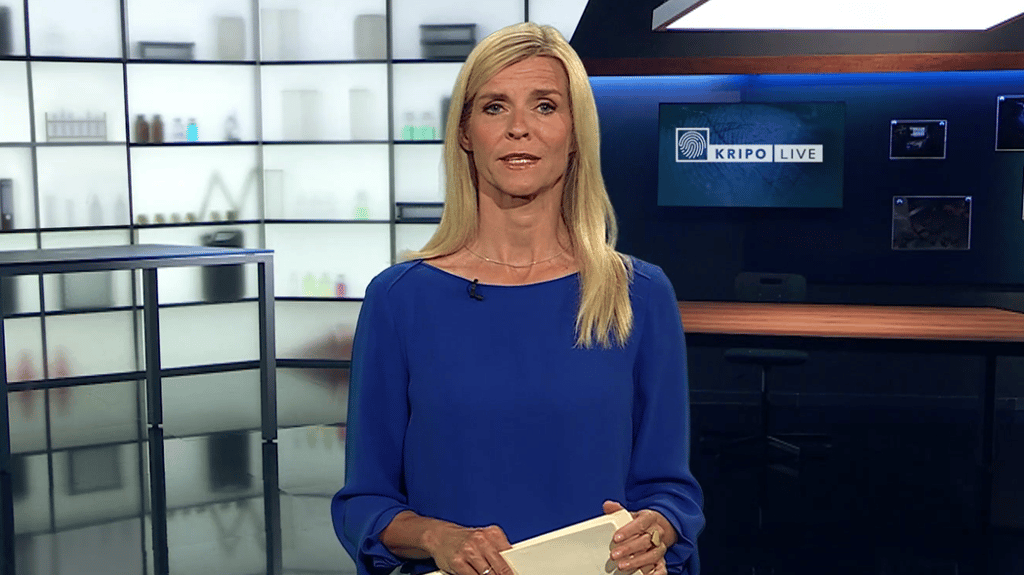 Eine 84-Jährige wurde in Halle an einer Straßenbahnhaltestelle umgestoßen und erlitt schwere Verletzungen.