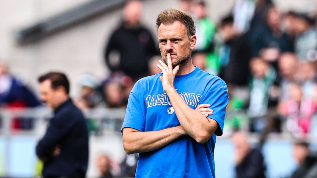 FCM-Cheftrainer Markus Fiedler setzt auf junge Spieler. Anders als sein Vorgänger Christian Titz (im Hintergrund).