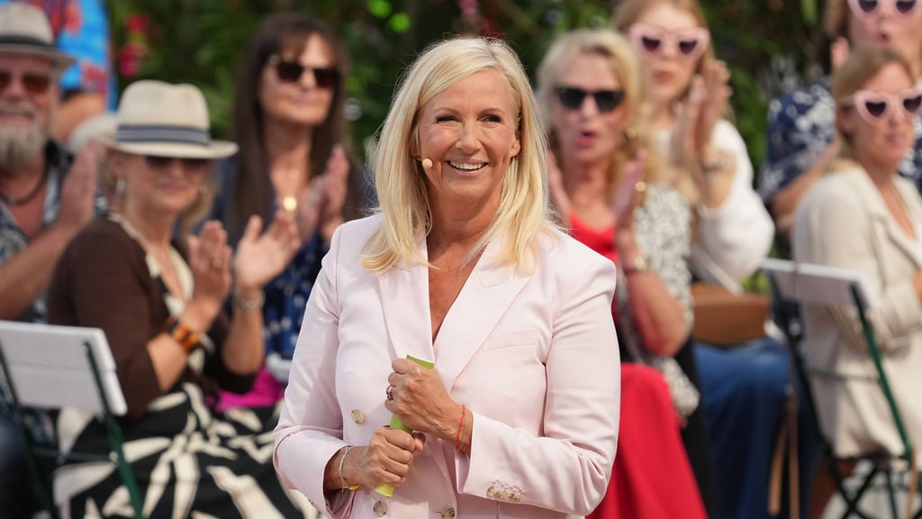 Moderatorin Andrea Kiewel begrüßte am Sonntag, dem 24. August, wieder zahlreiche Gäste im "ZDF-Fernsehgarten".