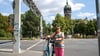 Mehrmals am Tag überquert Bianka Tschetschorke die Kreuzung und erlebt dabei immer wieder, wie knapp die Grünphase bemessen ist.