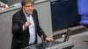 Michael Kellner fordert eine E-Auto-Förderung insbesondere im ländlichen Raum. (Archivbild)