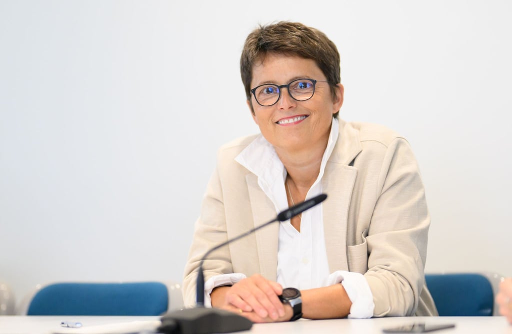Pörksen übernimmt als Sonderstaatssekretärin die Verantwortung für den Bereich Digitalisierung, IT-Steuerung, -Sicherheit und -Infrastruktur.