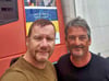 Michael Körner (rechts) hilft ukrainischen Geflüchteten, auch in Staßfurt. 