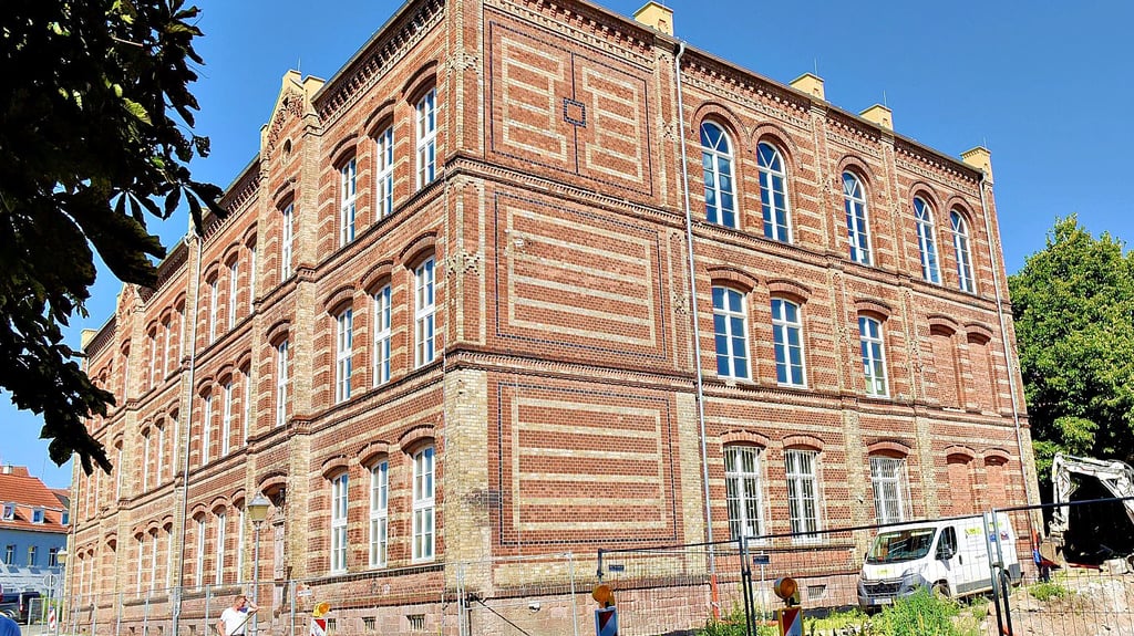 Die ehemalige Grabenschule wird saniert und erweitert.