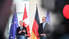 Bundeskanzler Merz wirft dem russischen Präsidenten Putin eine Verzögerungsstrategie bei der Suche nach Frieden für die Ukraine vor.