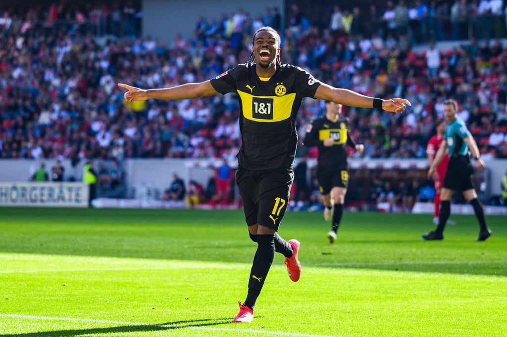 Carney Chukwuemeka wechselt fest zum BVB. (Archivbild)