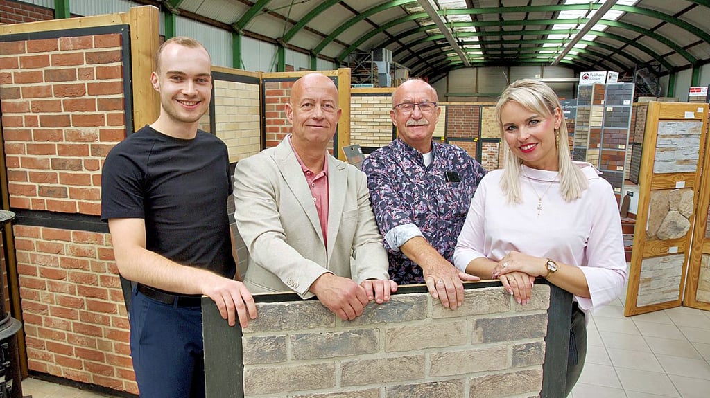 Die Firma Klinker Schlote in Dessau wird in der dritten Generationen geführt: Im Unternehmen arbeiten unter anderem (v.l.n.r.) Toni, Mark und Siegmund sowie Katrin Schlote.
