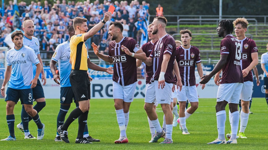 Zwei Platzverweise kassierte der BFC Dynamo im DFB-Pokal gegen den VfL Bochum.