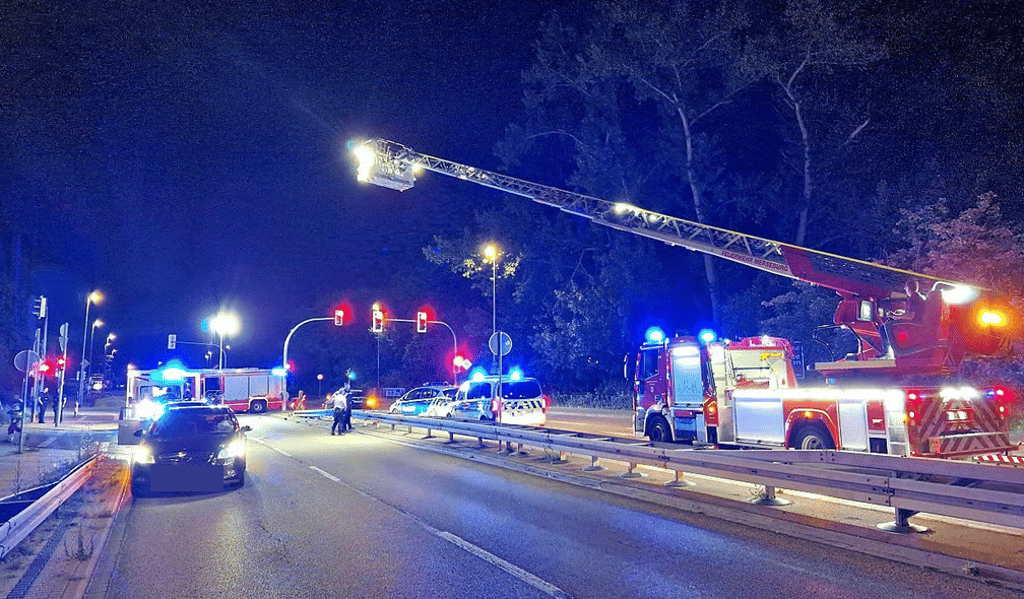 An dieser Kreuzung auf der B91 in Merseburg wurde der Mann von einem Auto erfasst. Nach dem schweren Unfall wird jetzt in der Stadt diskutiert: Wie gefählich ist die Bundesstraße?.