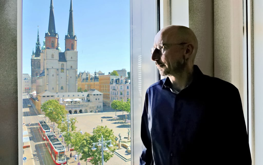 Christof Leis und seine Mitarbeiter sind Steuersündern im ganzen Landessüden auf der Spur. Sie ermitteln nicht nur, sondern können auch bestrafen.