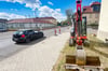 Mit dem weiteren Ausbau des Glasfasernetzes kommt es zur halbseitigen Sperrung der Fahrbahn in der Bitterfelder Puschkinstraße.