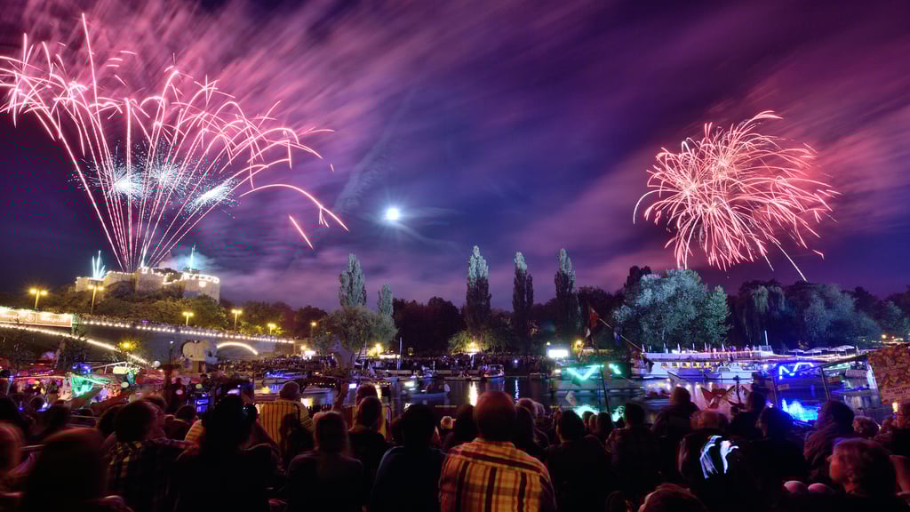 Auch 2025 wird es beim Laternenfest in Halle wieder ein Feuerwerk geben.